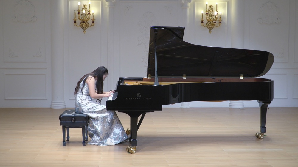 Herong Bai performing Ludwig van Beethoven — Piano Sonata No. 21 in C major, Op. 53